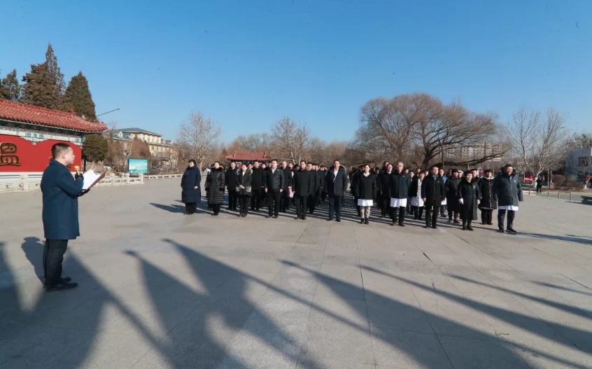 米乐体育app集团党委 温泉集团党委联合举办“迁新址启征程”主题党日活动