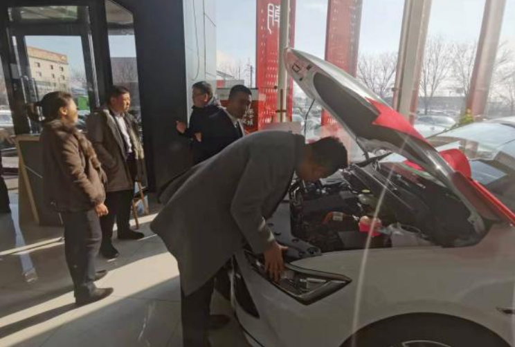 迎宾汽车公司走访新能源车企，寻求合作发展新模式